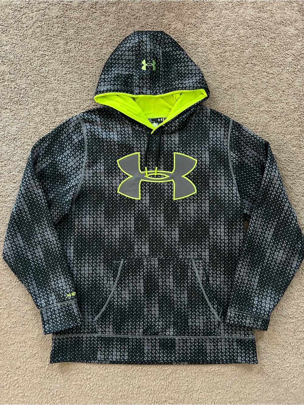 Under Armour Men’s Hoodie sweatshirt with Neon Green Logo size L